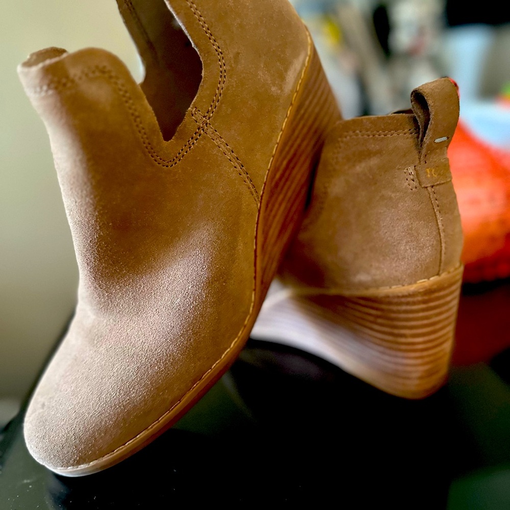 Toms booties